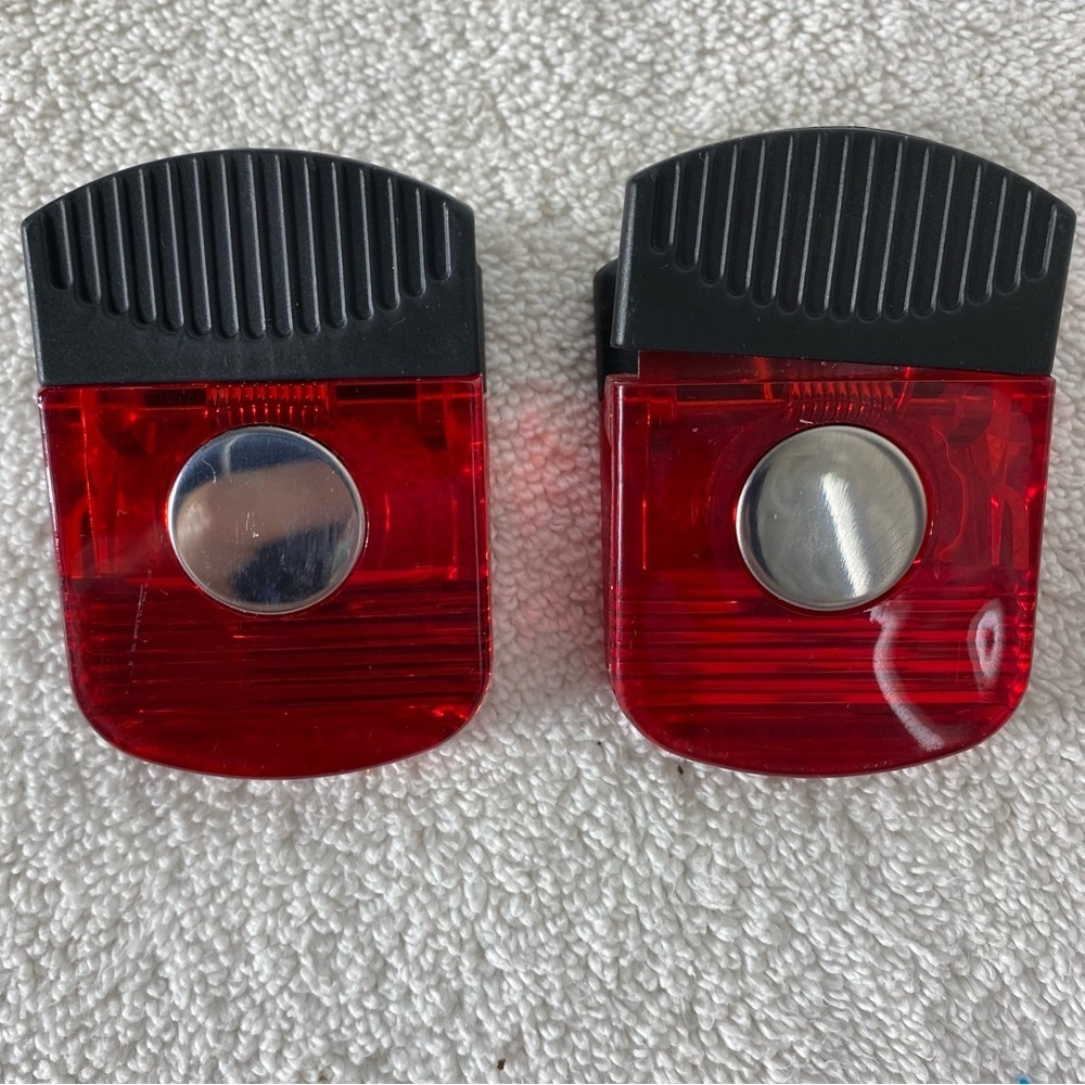 5/$35 CIBC Burgundy Plastic Magnetic Clips x2 - Picture 4 of 10